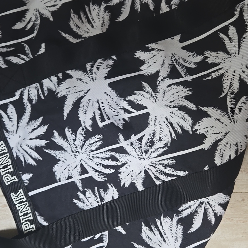 PINK Victoria's Secret Black/White Palm Tree Tote Bag - Picture 6 of 10
